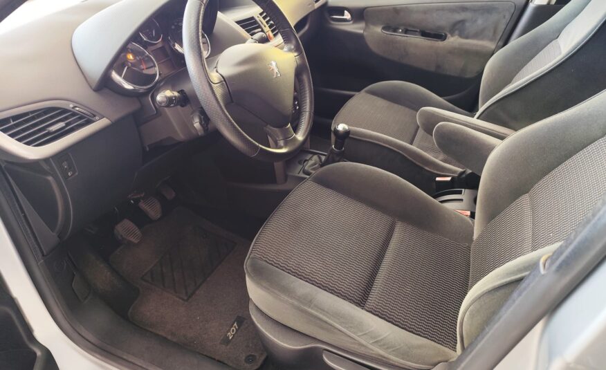 PEUGEOT 207 1.6 XT PACK