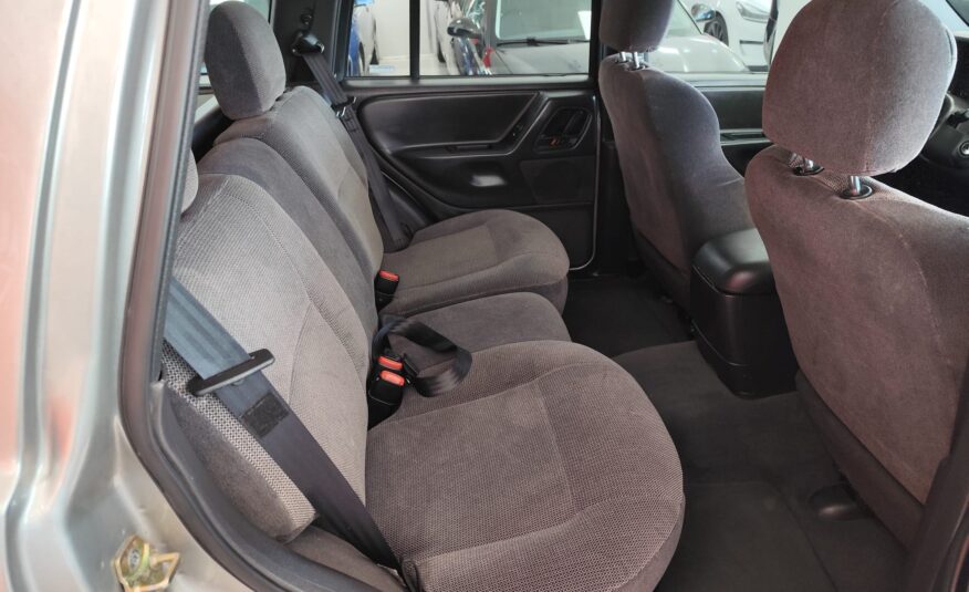 Jeep Gran Cherokee 4.0 LAREDO