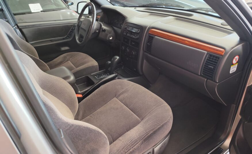 Jeep Gran Cherokee 4.0 LAREDO