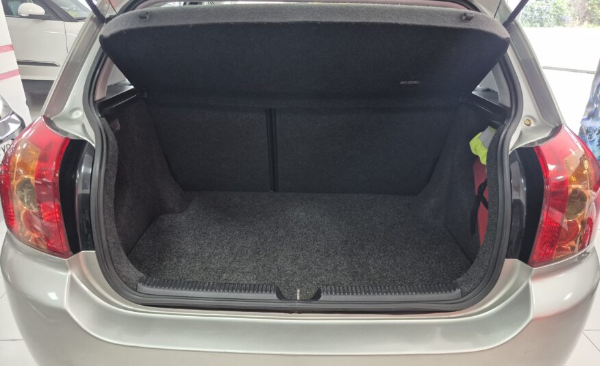 TOYOTA COROLLA 1.6 LUNA