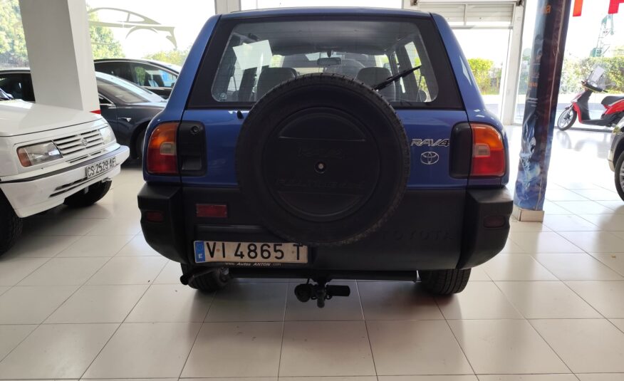 TOYOTA RAV4 2.0