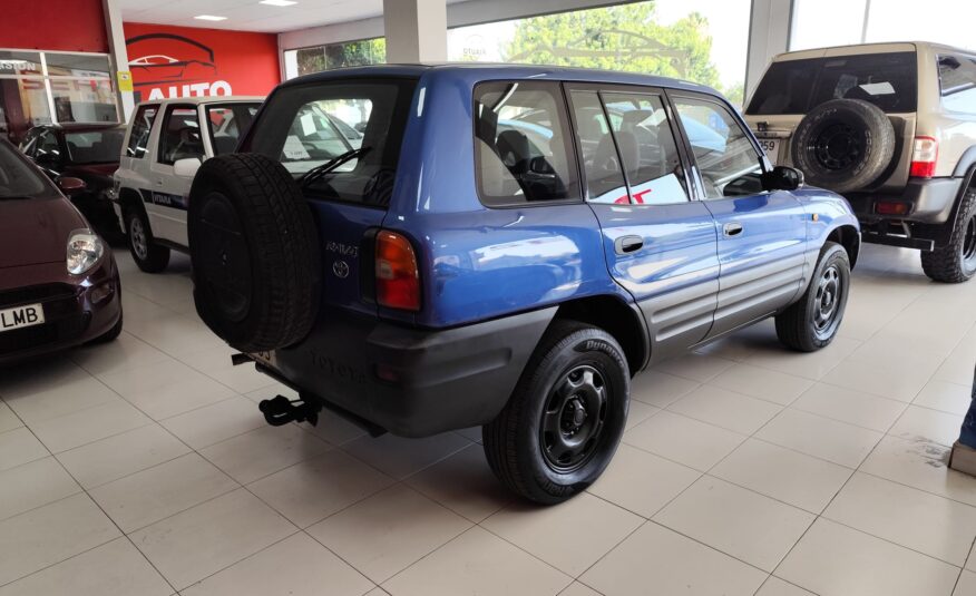 TOYOTA RAV4 2.0