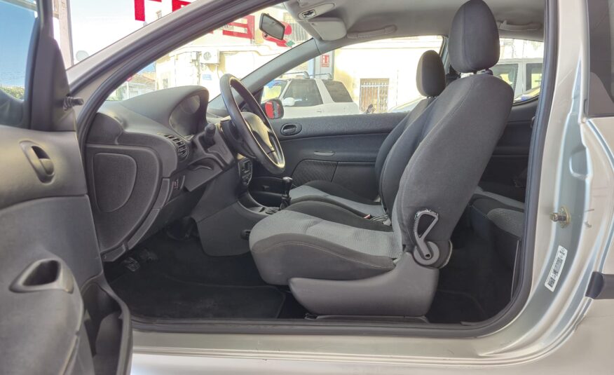 PEUGEOT 206 1.4