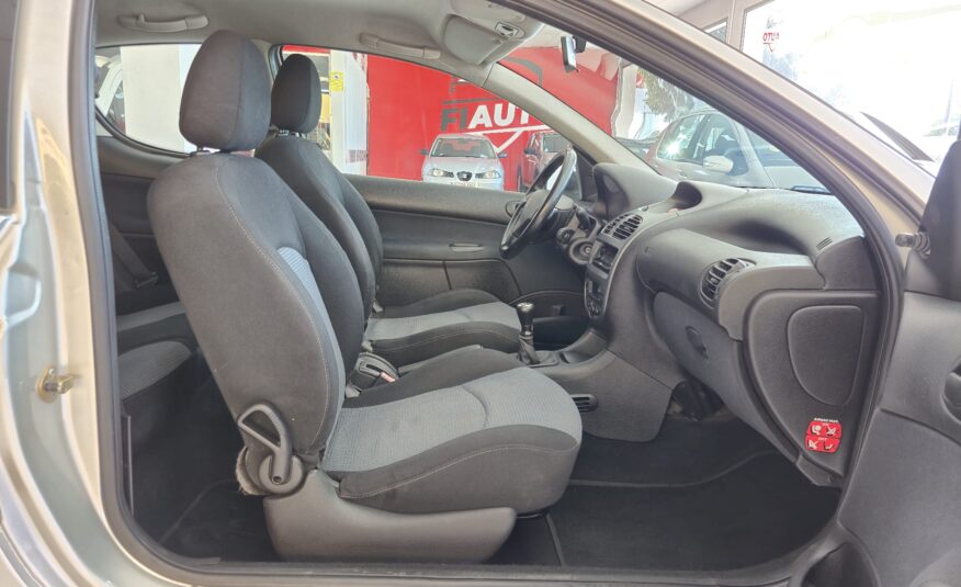PEUGEOT 206 1.4