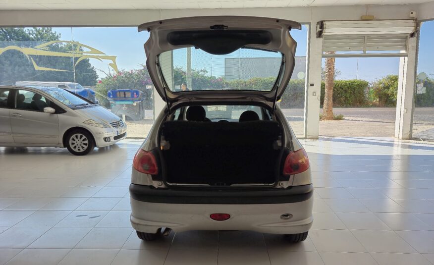PEUGEOT 206 1.4