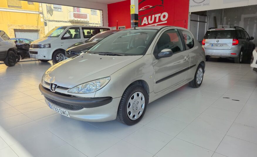 PEUGEOT 206 1.4