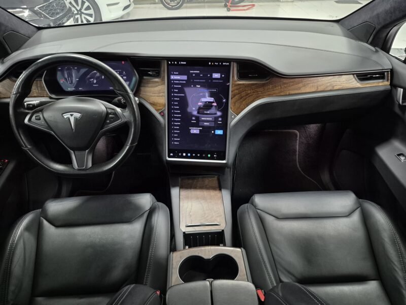 TESLA Model X 100D