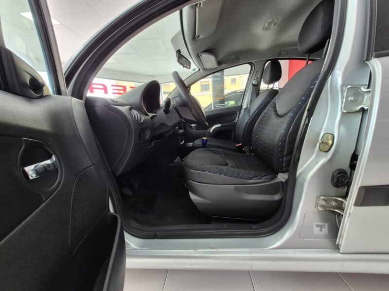 CITROEN C3 1.4 EXCLUSIVE