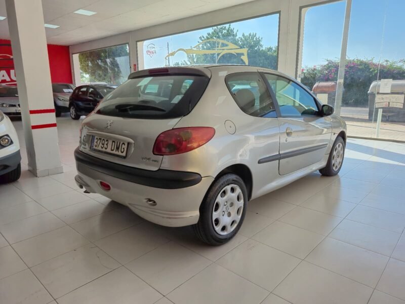 PEUGEOT 206 1.4