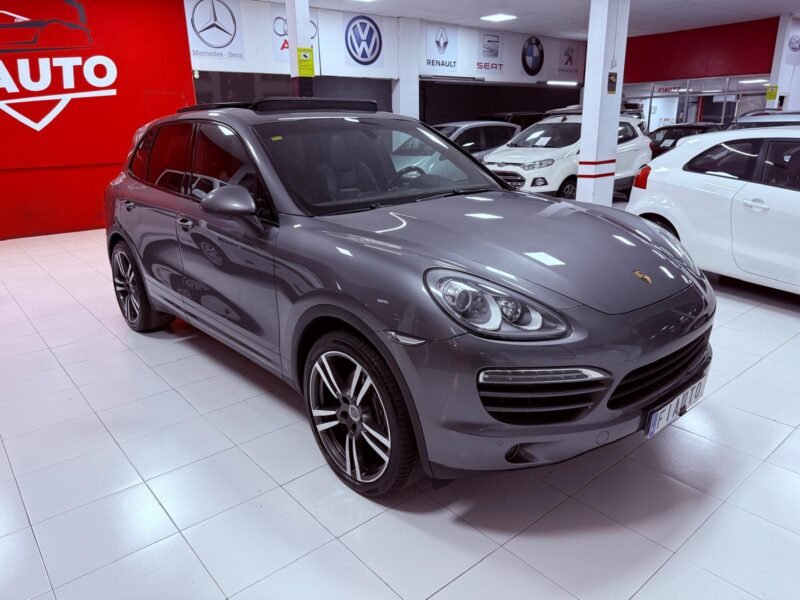 PORSCHE Cayenne 3.0
