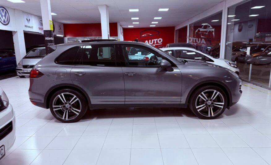 PORSCHE Cayenne 3.0