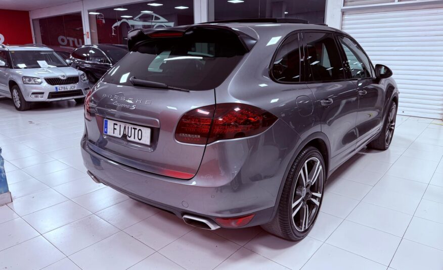 PORSCHE Cayenne 3.0