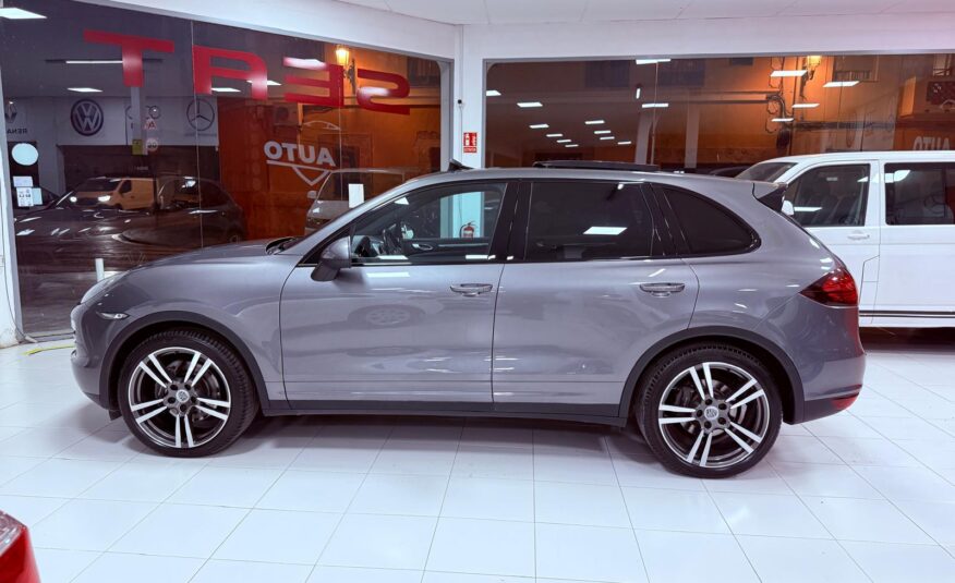 PORSCHE Cayenne 3.0