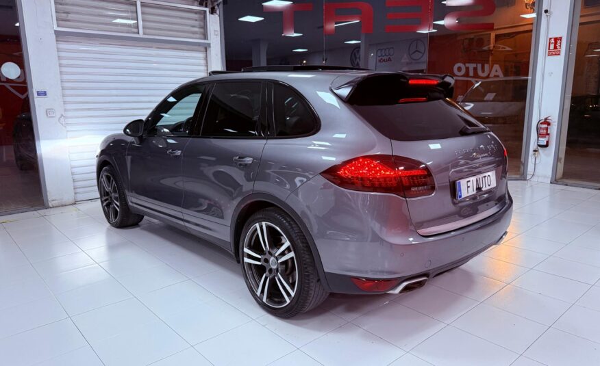 PORSCHE Cayenne 3.0