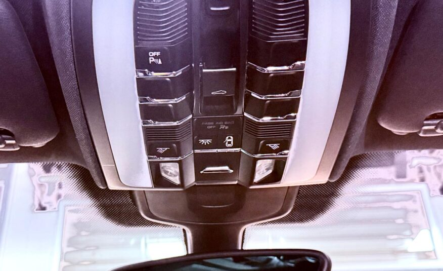 PORSCHE Cayenne 3.0