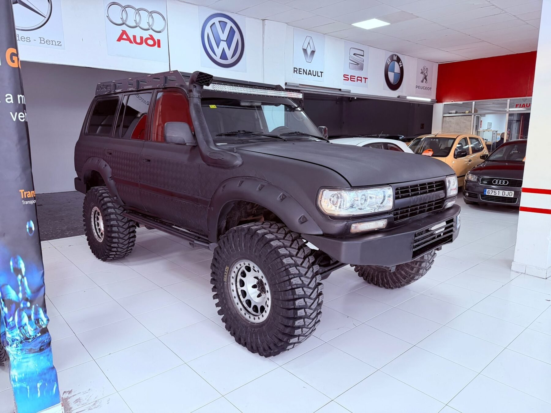 TOYOTA Land Cruiser HDJ80