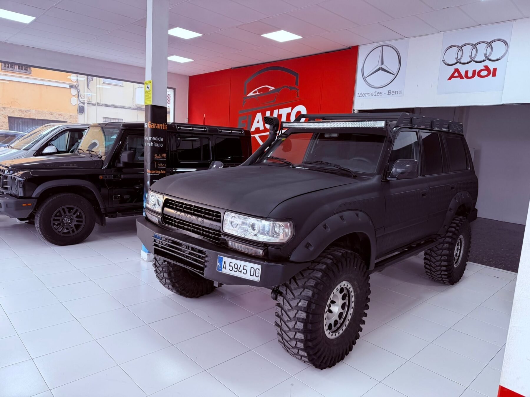 TOYOTA Land Cruiser HDJ80