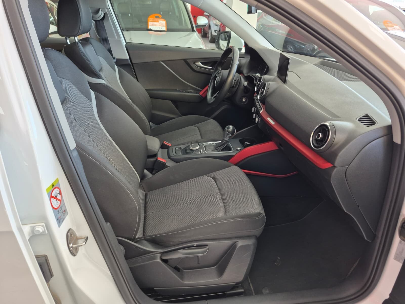 AUDI Q2 30 TDI 116 BLAK Line edition 