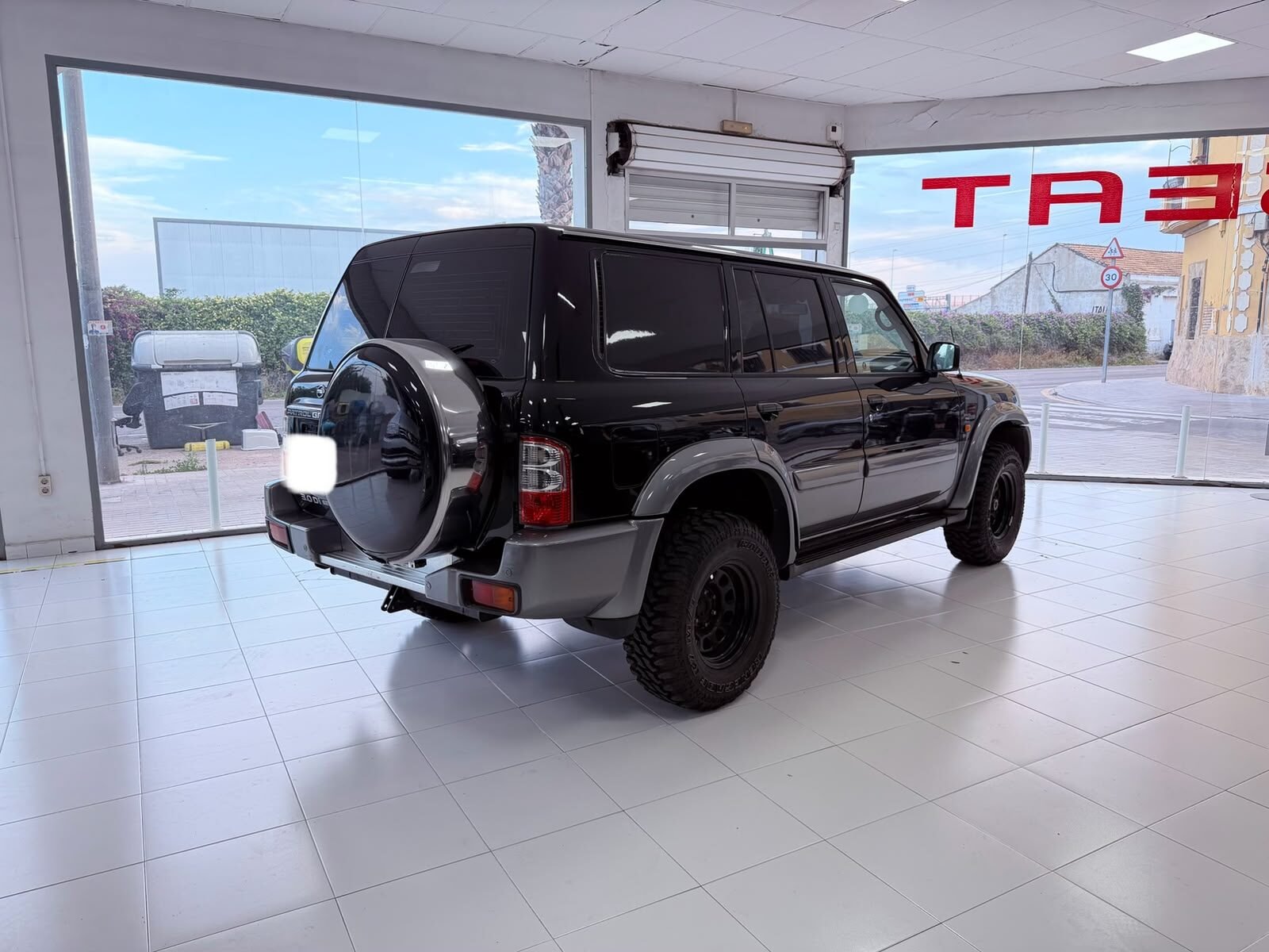 NISSAN 3.0 DI 158 luxury