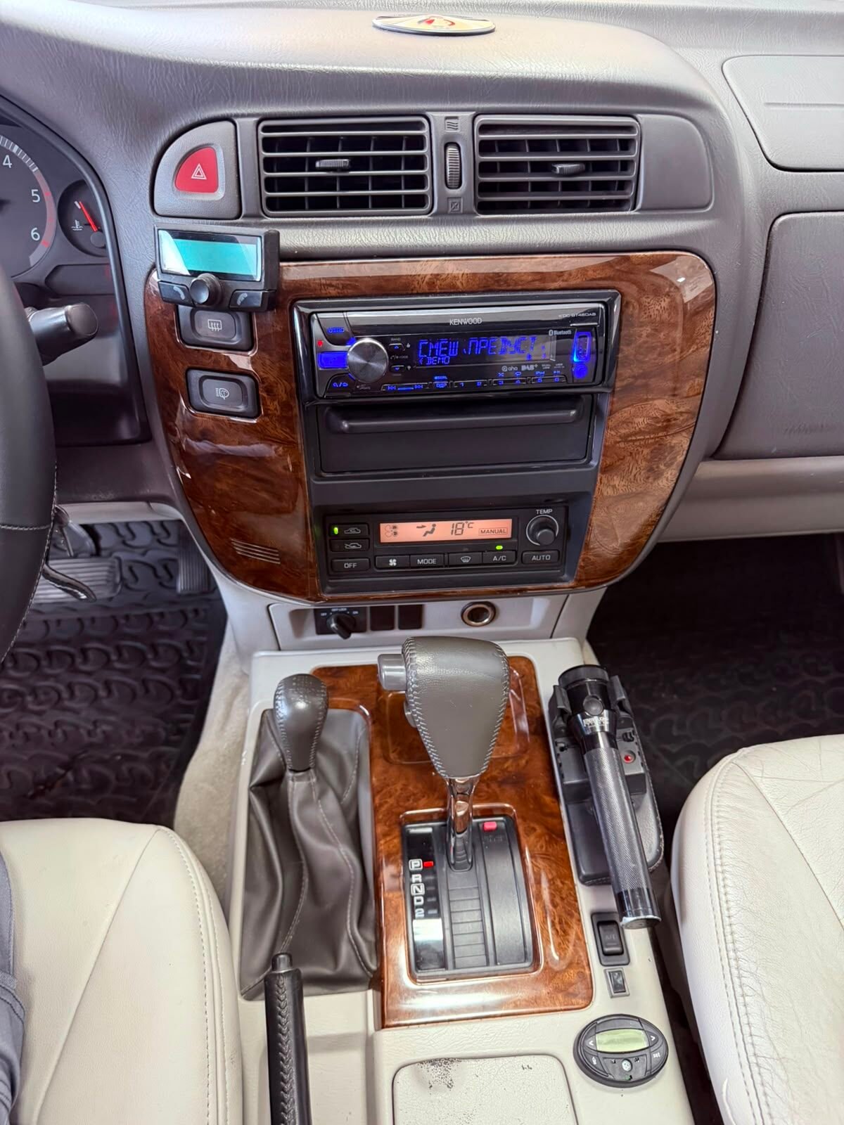 NISSAN 3.0 DI 158 luxury